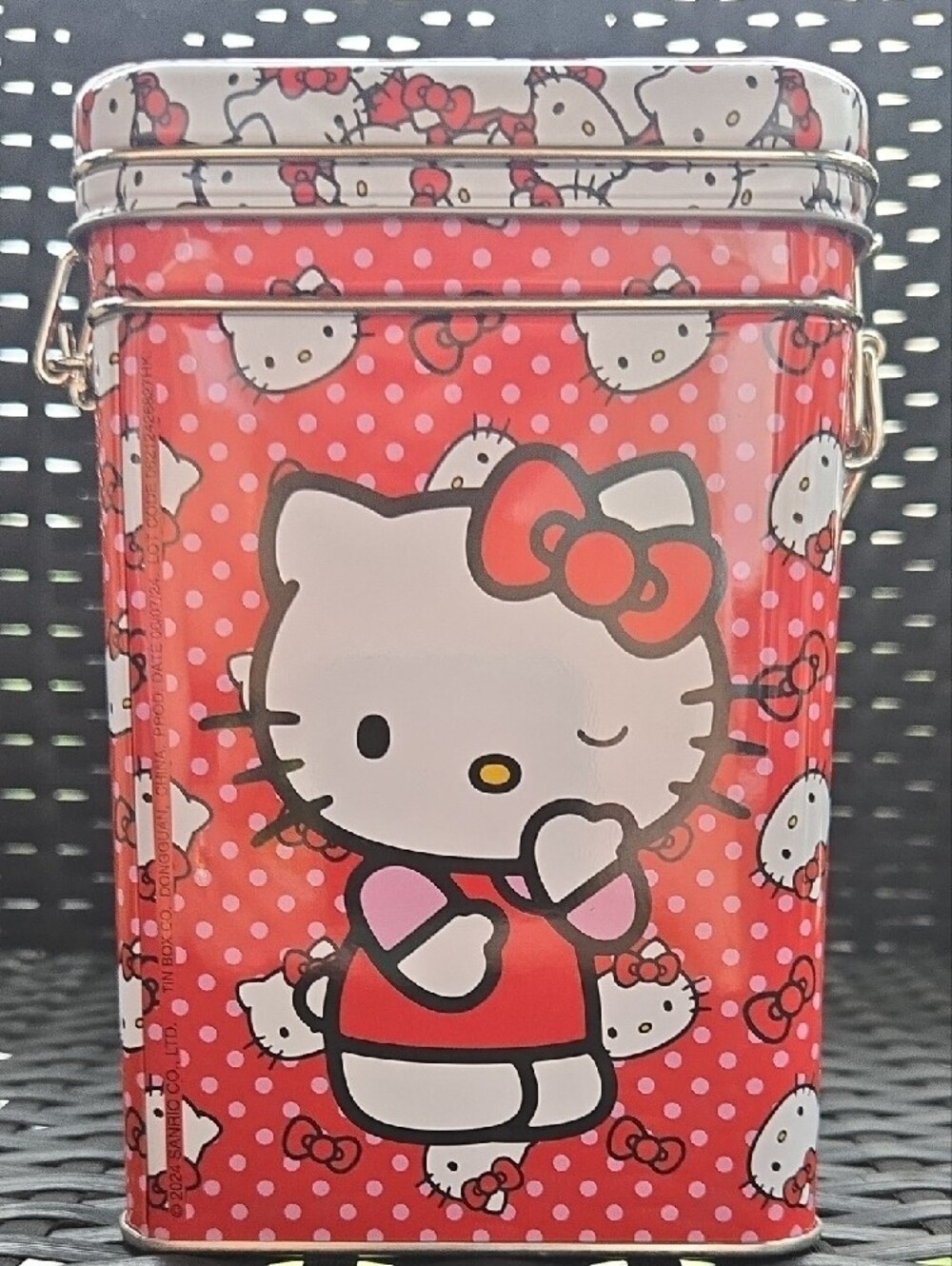 ❤️✨️NWT Hello Kitty Vintage-Style Polka Dot Storage Canister Tin w/ Latch Sanrio